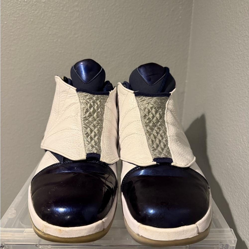 Jordan 16 midnight navy. Size 9.5  good used